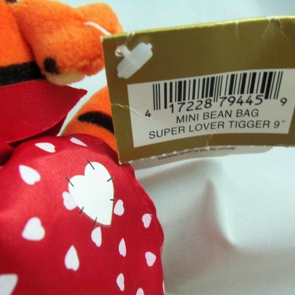 The Disney Store 9" Tigger Super Lover Bean Bag Plush - New with Tags - Picture 9 of 11